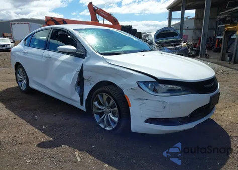 2015 Chrysler 200 S z USA, uszkodzony, nr VIN 1C3CCCDG8FN731885